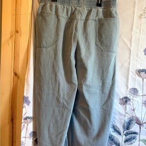 Women's Light Blue Jeans